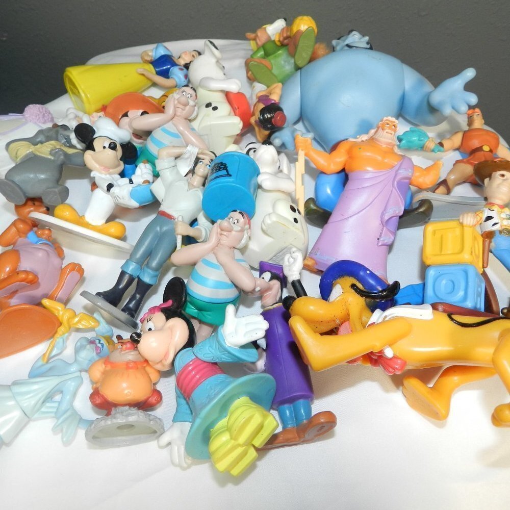 Disney (20) Bundled Vintage Plastic Small Toy Figurines Characters And Parts